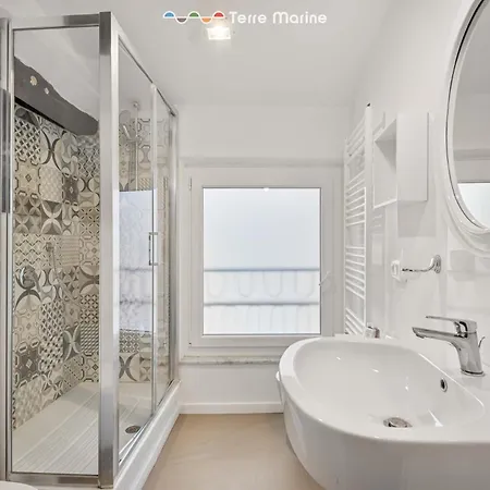 Apartment Maestrale 12, Terre Marine